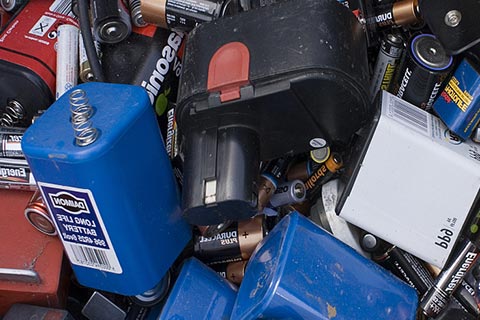 高价回收废旧电瓶√蓄电池回收价格-代驾车锂电池回收价
